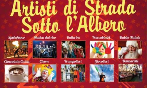 Artisti da strada sotto l'Albero